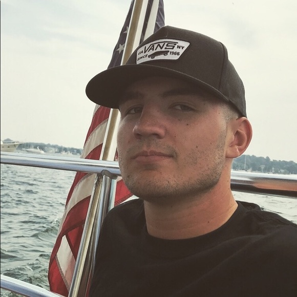 Meet your Posher, Justin - Picture 2 of 4